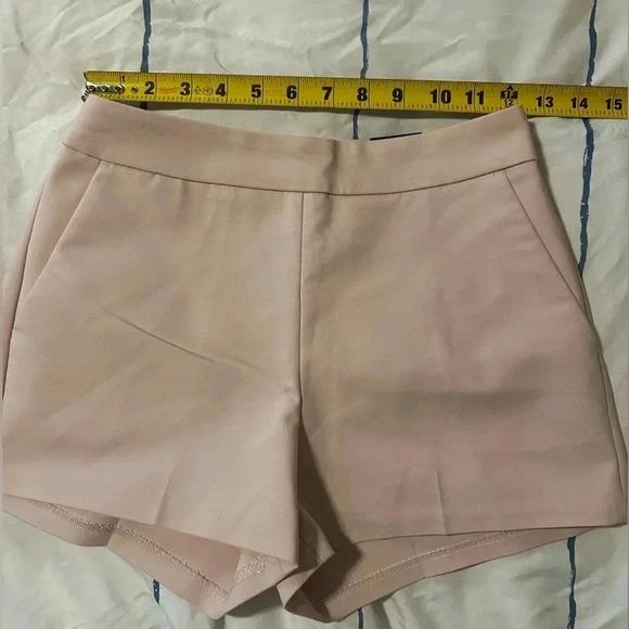 NWT Express Flower Petal Mid Rise Side-Zip Shorts - Picture 7 of 7